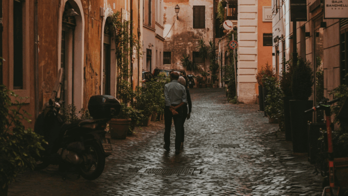 Italien Men Socialisation