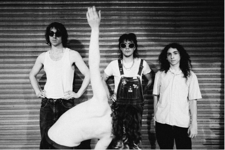 Track Review: 100 Horses // Geese