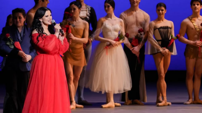 OLGA BALAKLEETS at the Ballet Icons Gala