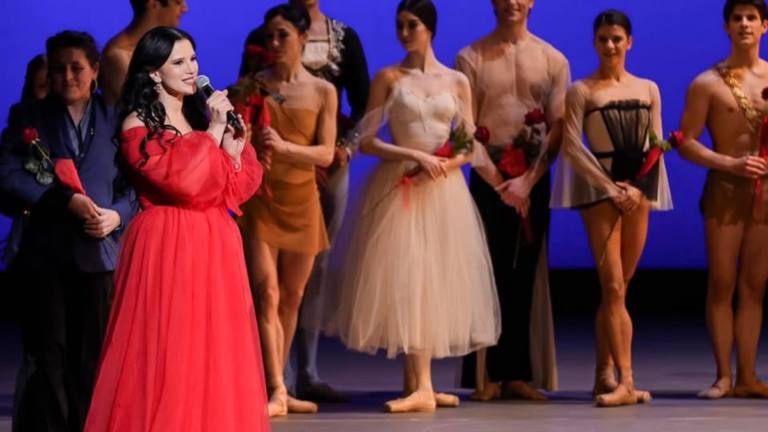 OLGA BALAKLEETS at the Ballet Icons Gala